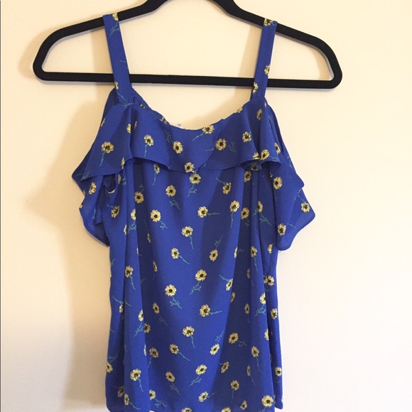 Off The Shoulder Daisy Top - Picture 2 of 2